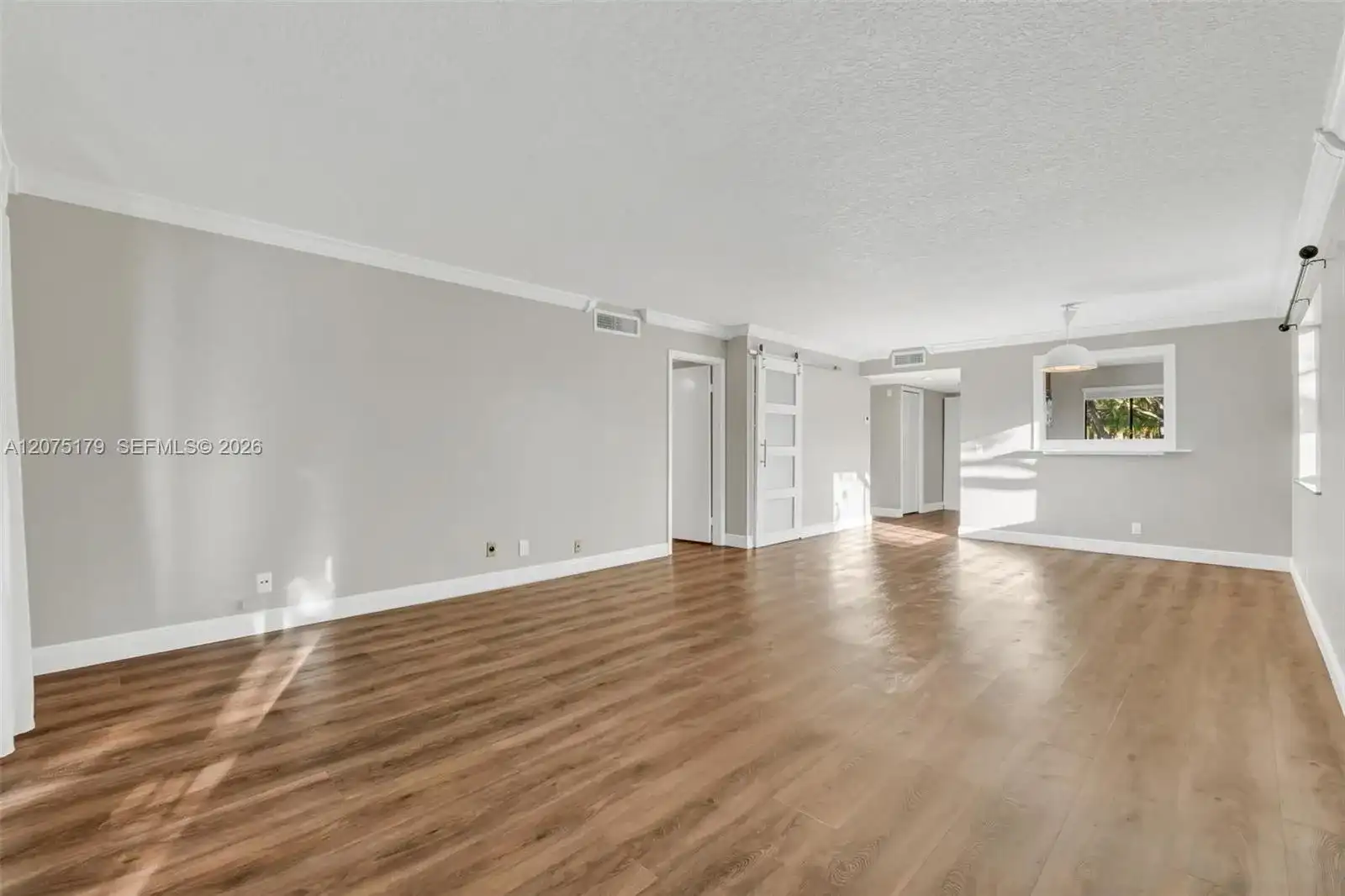 402 Lakeview Dr # 201, Weston FL 33326