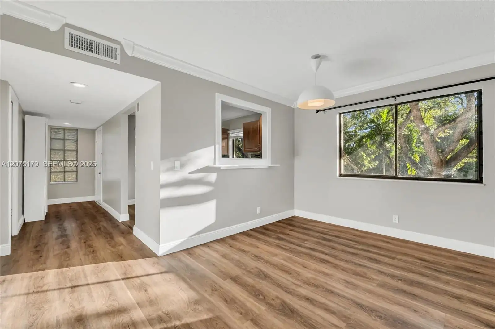 402 Lakeview Dr # 201, Weston FL 33326 photo 2