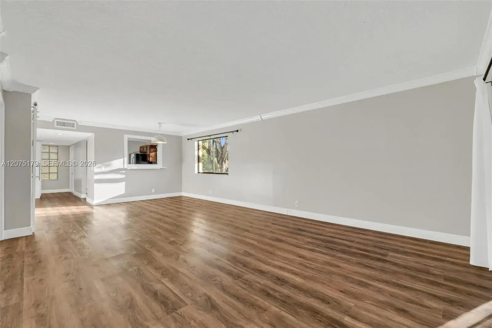 402 Lakeview Dr # 201, Weston FL 33326 photo 4