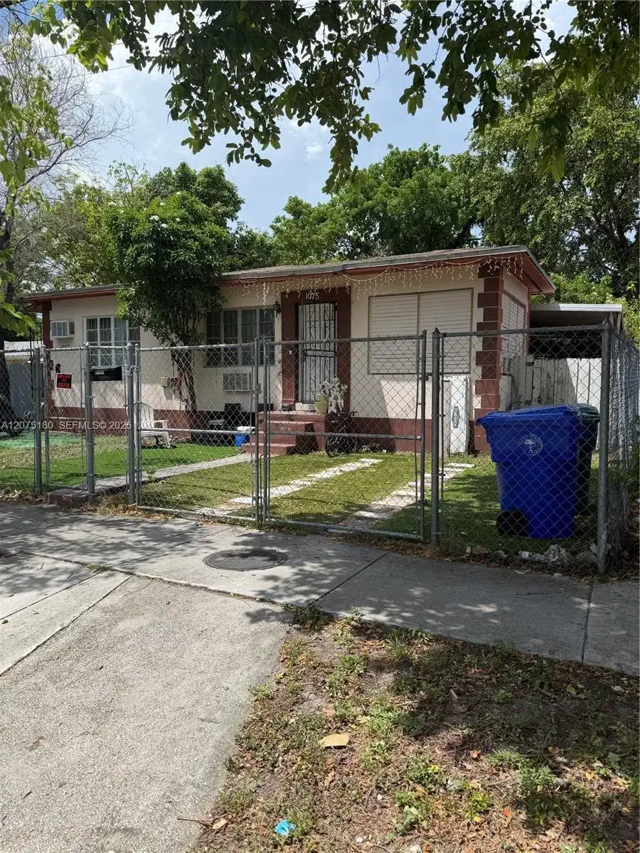 1075 NW 28th St, Miami FL 33127 photo 2