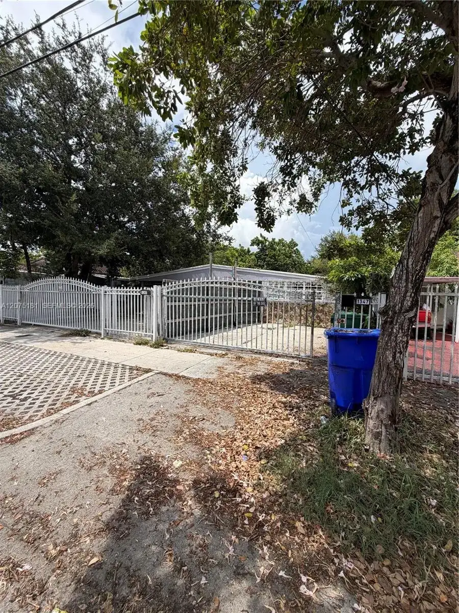 1345 NW 25th St, Miami FL 33142 photo 2