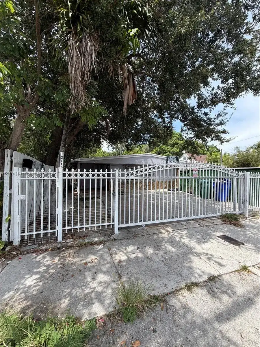 1345 NW 25th St, Miami FL 33142 photo 5