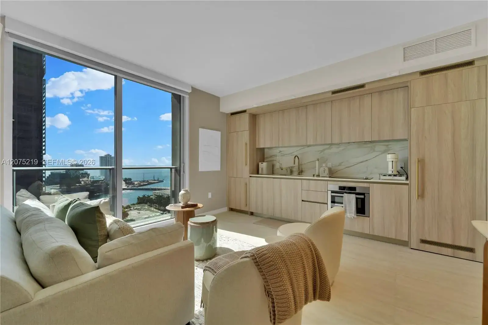 77 SE 5th # 2115, Miami FL 33131 photo 5