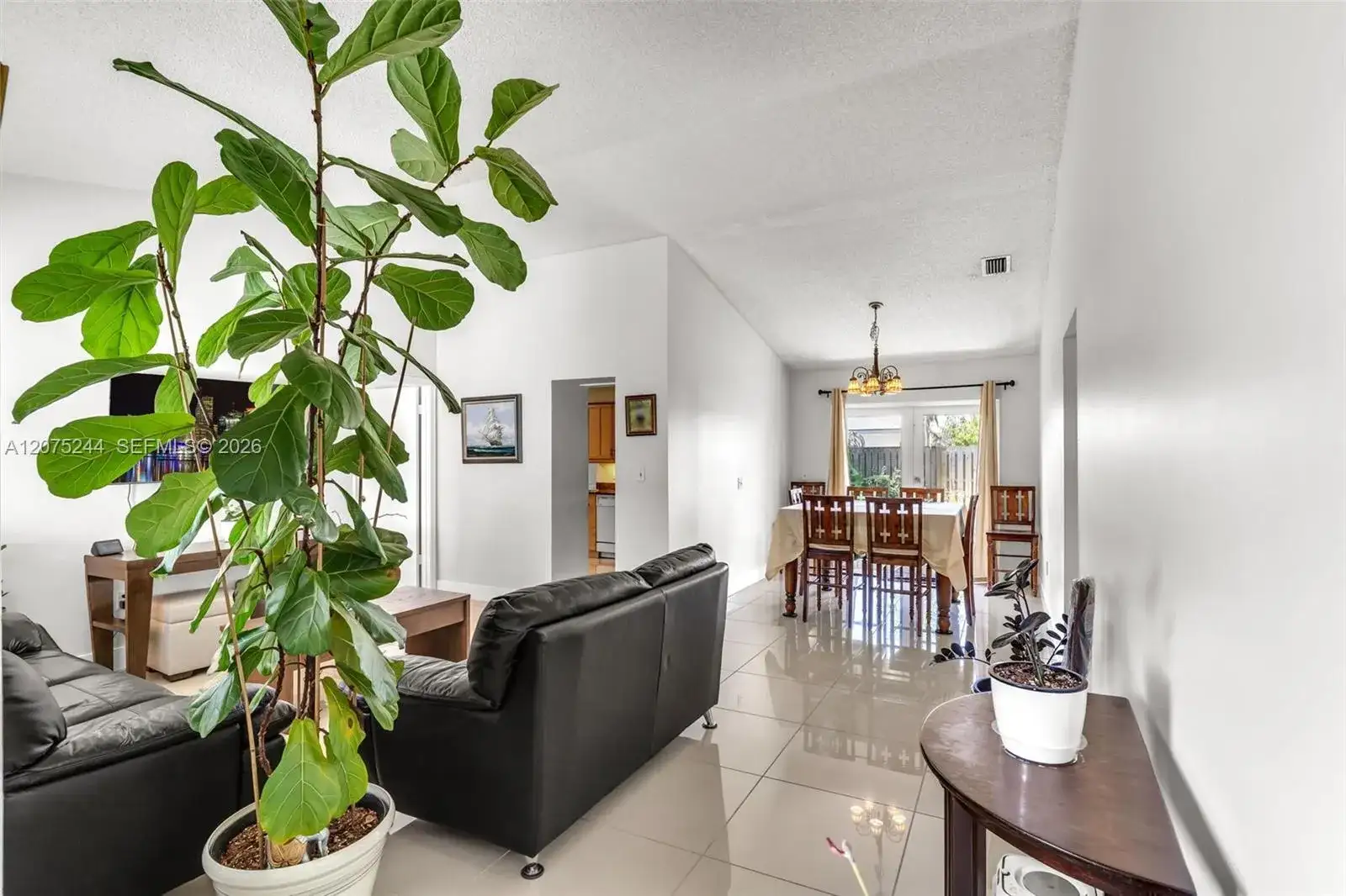 11740 NW 39th Pl, Sunrise FL 33323 photo 2
