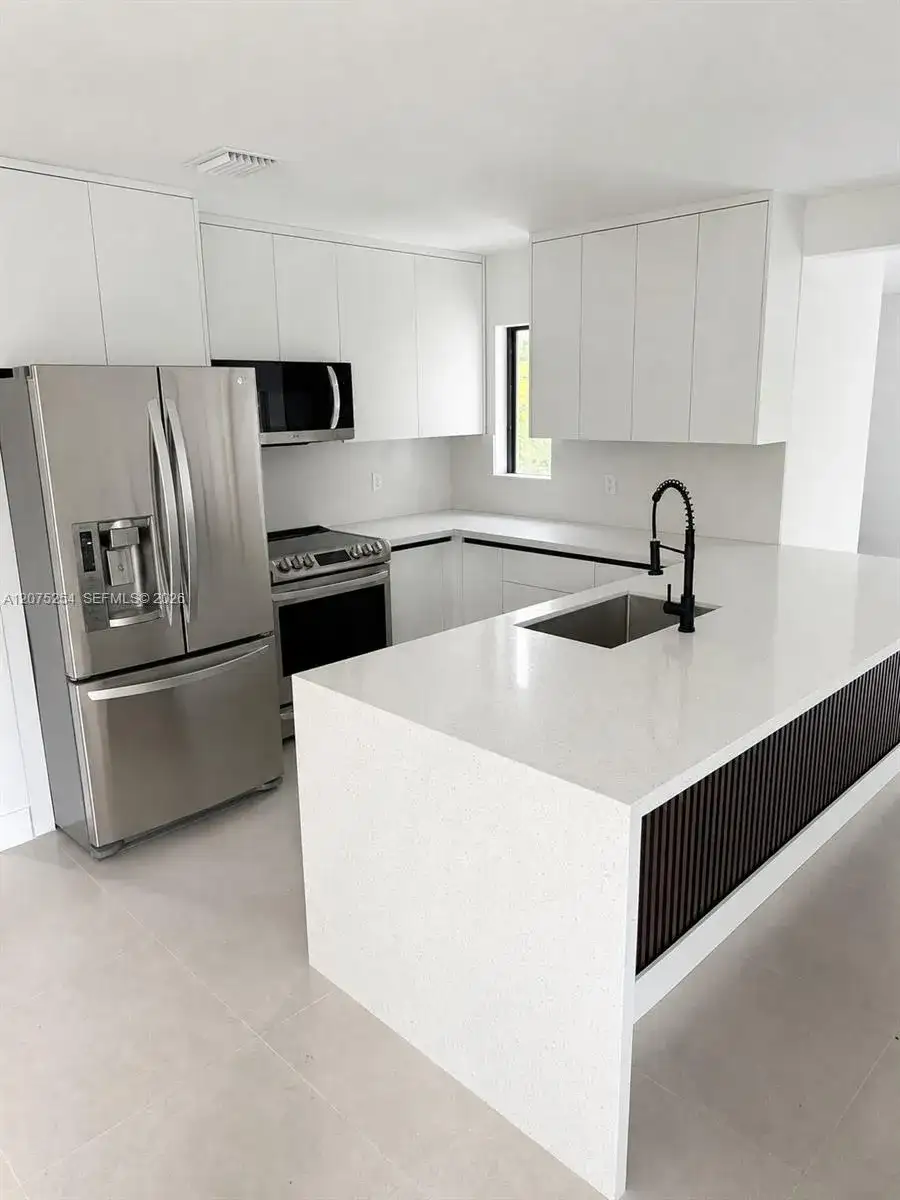 544 NW 12th St, Homestead FL 33030 photo 3