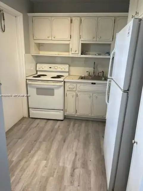 950 Hillcrest Dr # 506, Hollywood FL 33021 photo 2