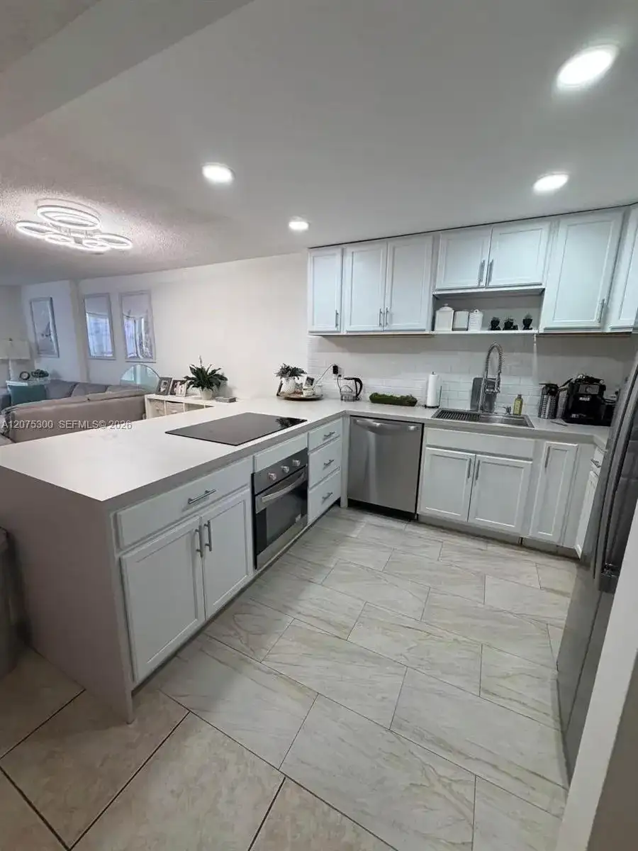 200 Leslie Dr # 427, Hallandale Beach FL 33009 photo 3