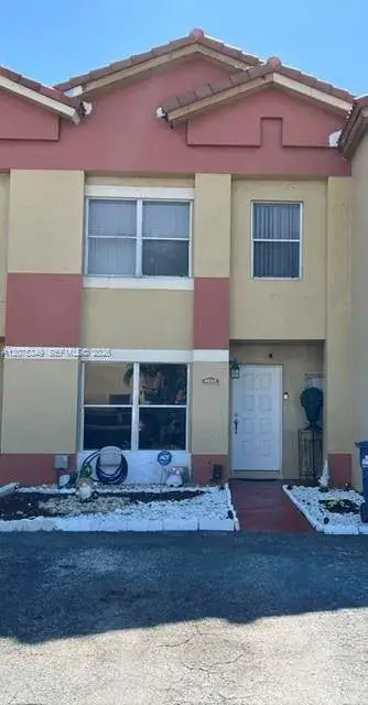 5214 NW 190th St, Miami Gardens FL 33055