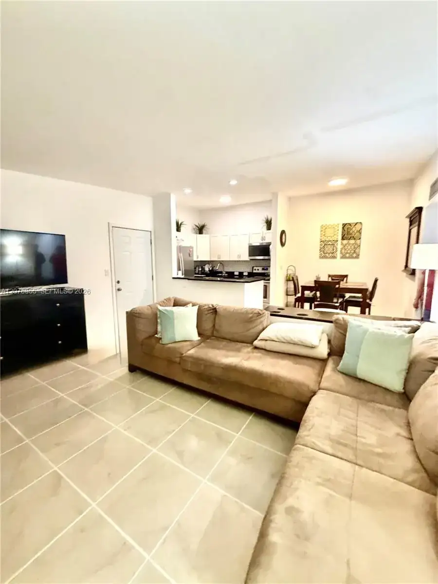761 NE 199th St # 202, Miami FL 33179 photo 3