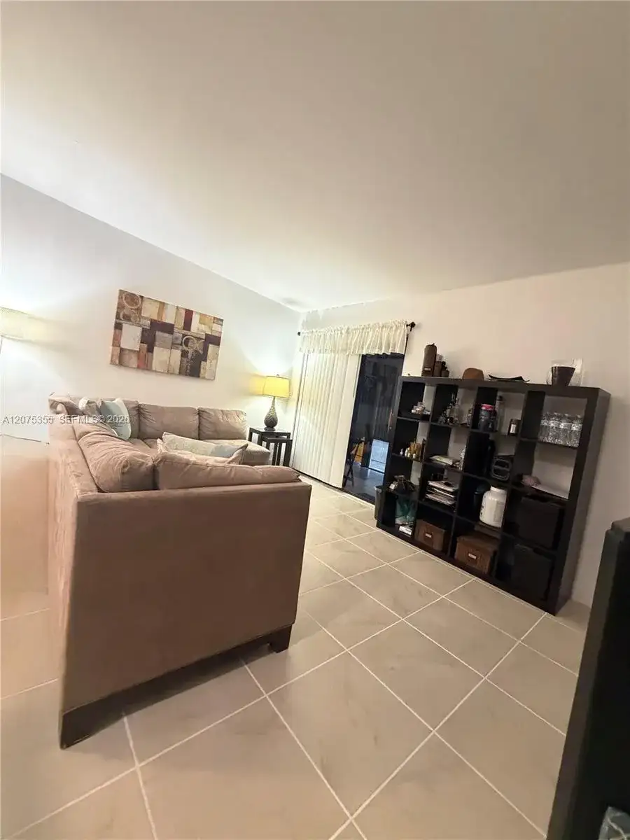 761 NE 199th St # 202, Miami FL 33179 photo 4