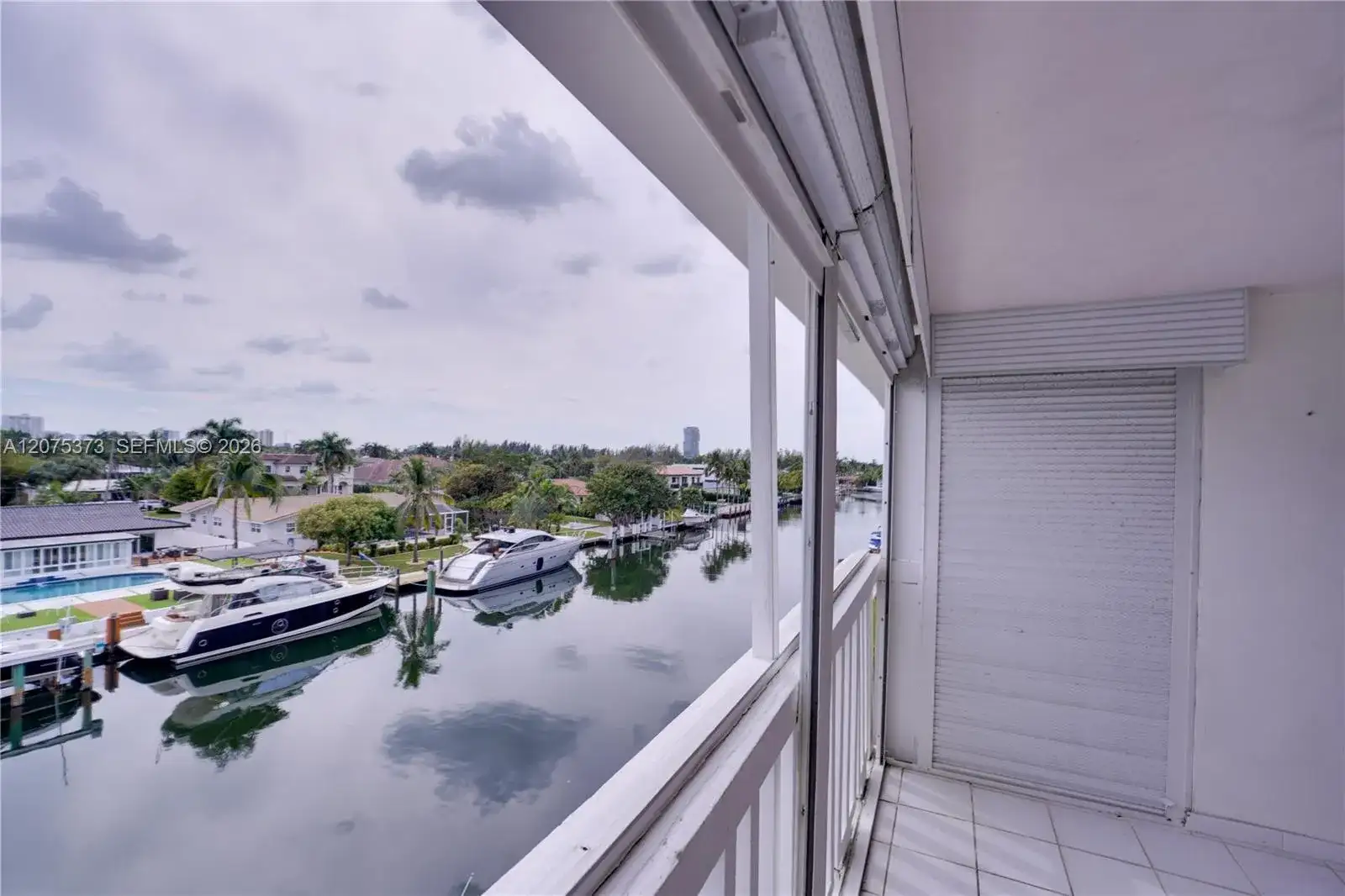 455 Paradise Isle Blvd # 402, Hallandale Beach FL 33009 photo 4