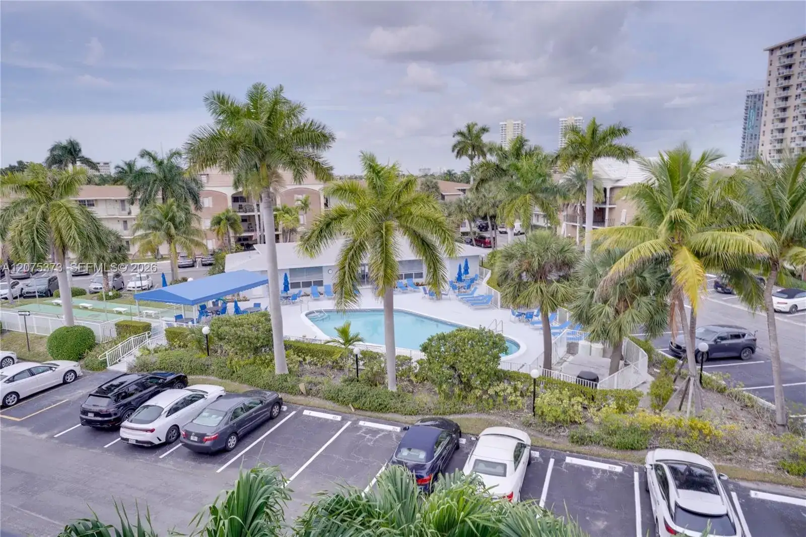 455 Paradise Isle Blvd # 402, Hallandale Beach FL 33009 photo 5