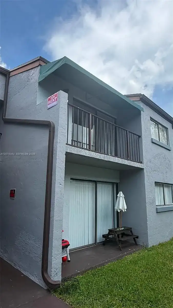7411 SW 152nd Ave # 207, Miami FL 33193