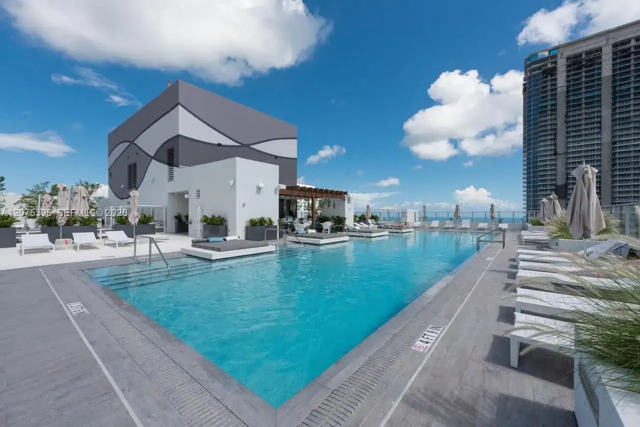 1010 Brickell Ave # 2009, Miami FL 33131 photo 2