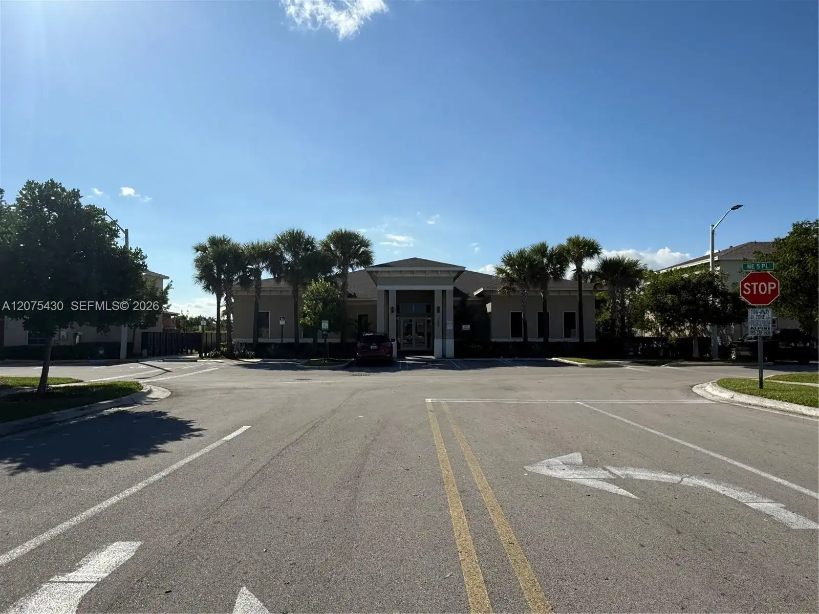 488 NE 5th Ter, Florida City FL 33034 photo 2