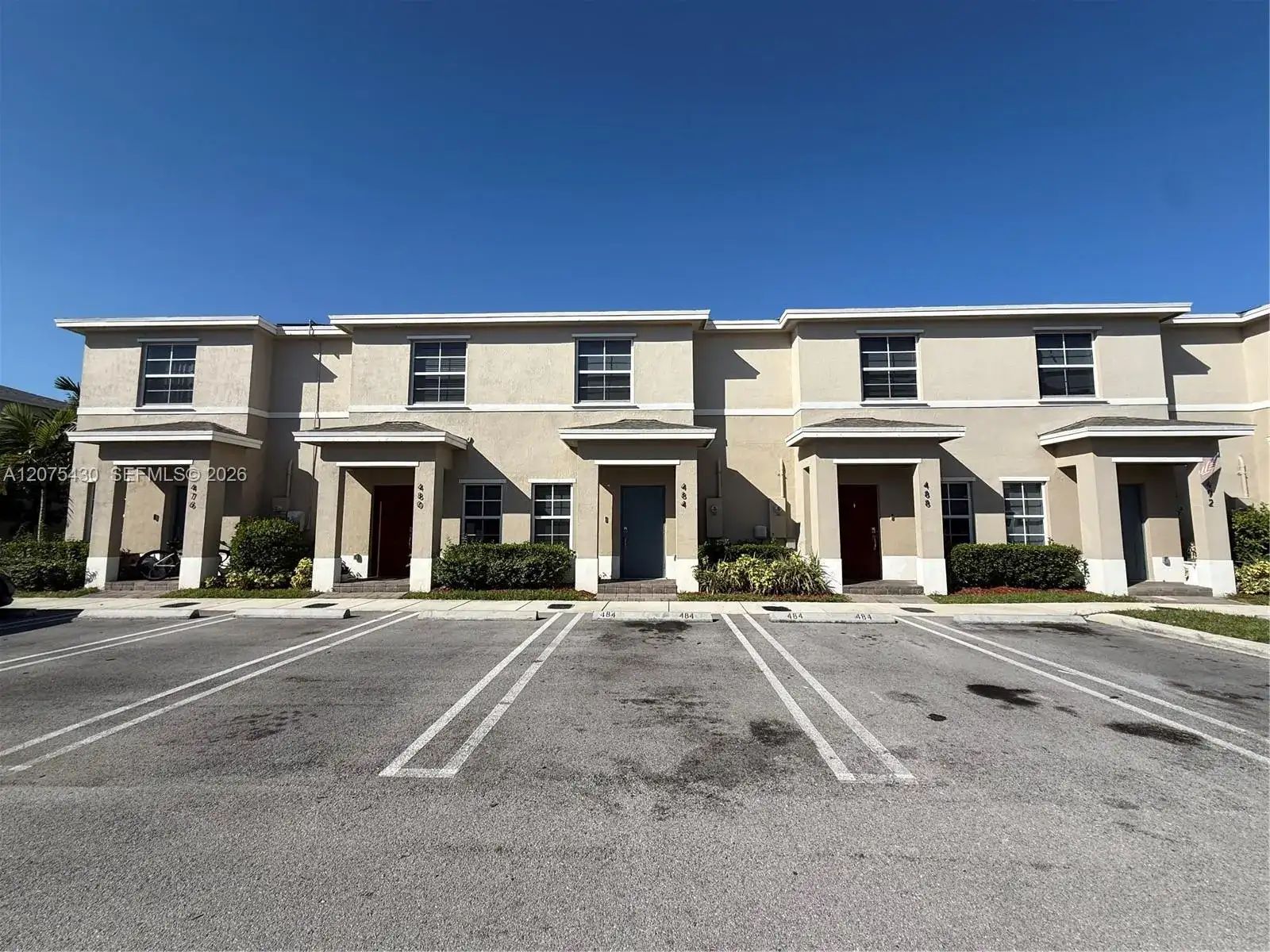488 NE 5th Ter, Florida City FL 33034 photo 4
