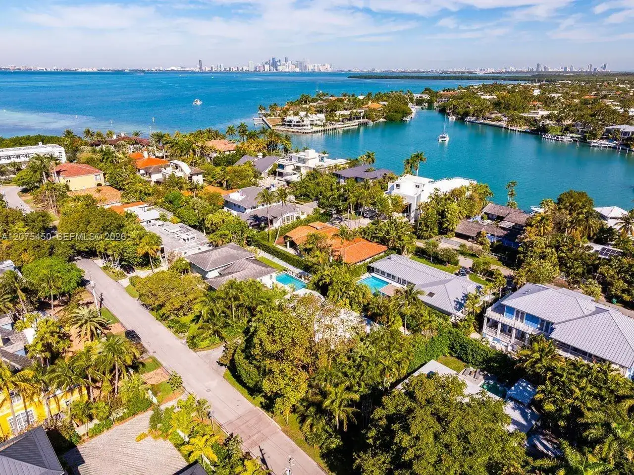 669 S Mashta Dr, Key Biscayne FL 33149 photo 2