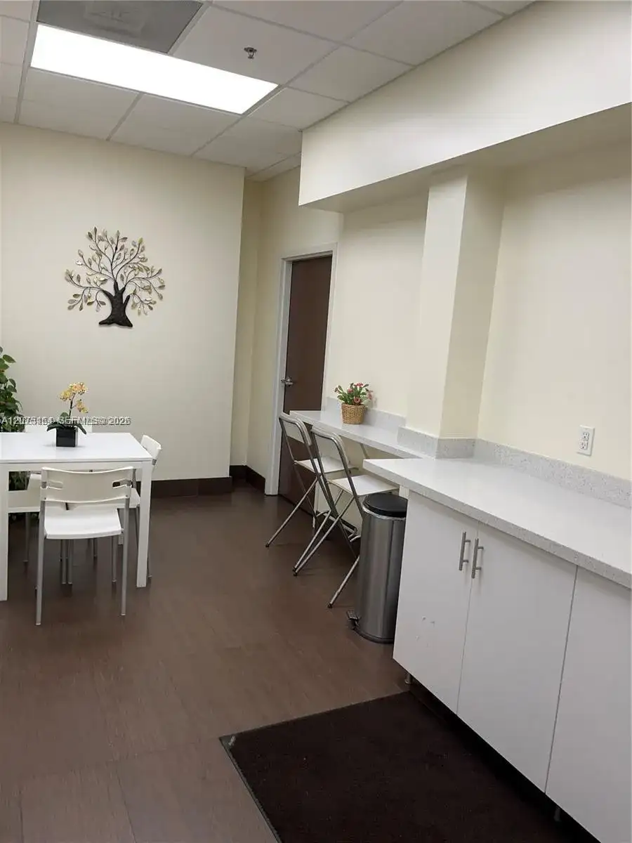 18191 NW 68th Ave # 212, Miami FL 33015 photo 2