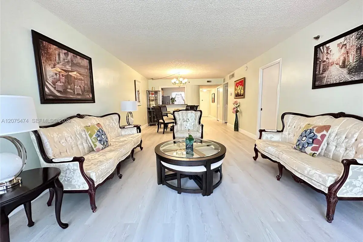 3910 Inverrary Blvd # B, Lauderhill FL 33319