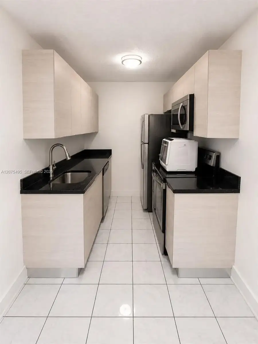 1319 Meridian Ave # 205, Miami Beach FL 33139 photo 2