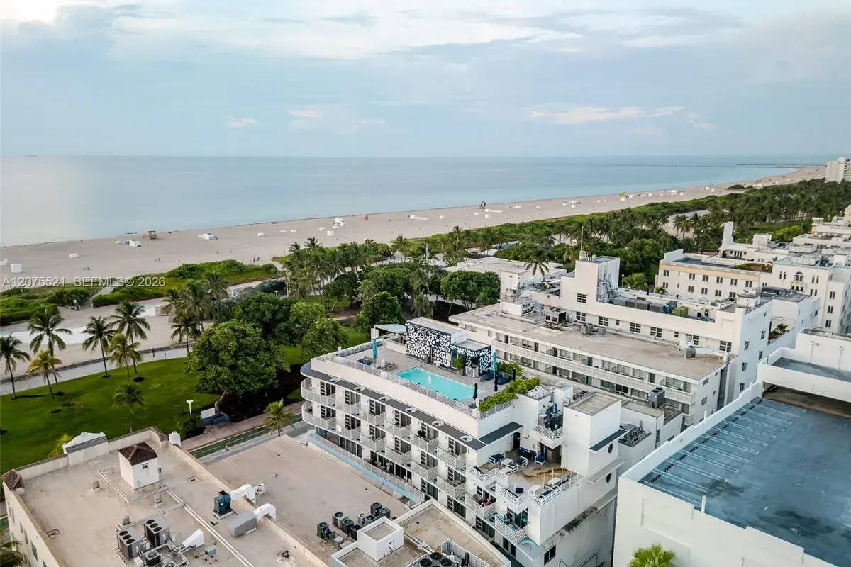 1060 Ocean Dr # D204, Miami Beach FL 33139