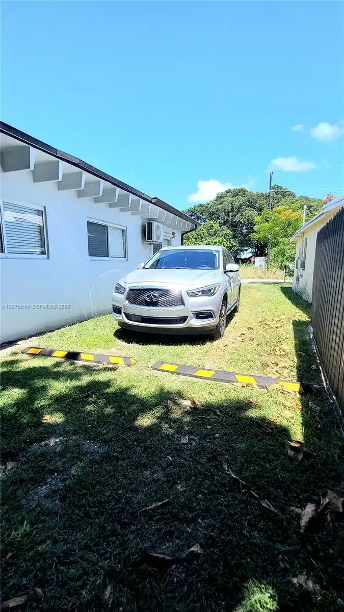 21910 SW 118th Ct # 2, Miami FL 33170 photo 2
