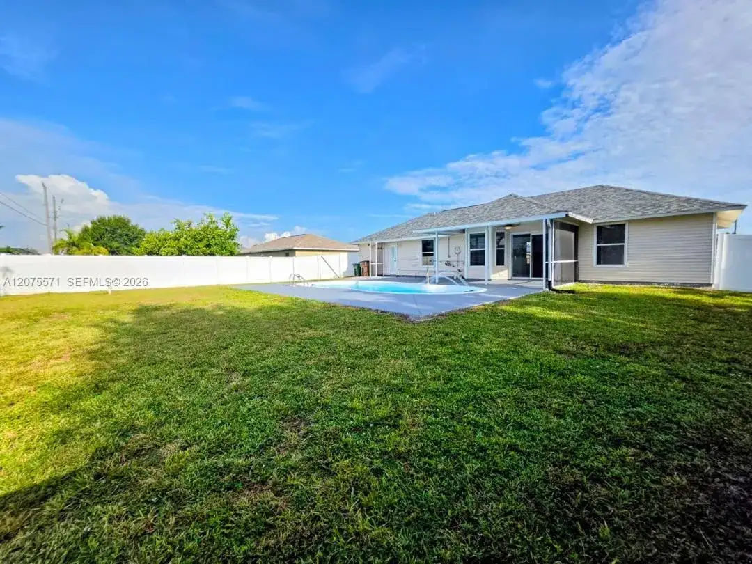 626 SW 25th Ter, Cape Coral FL 33914 photo 4