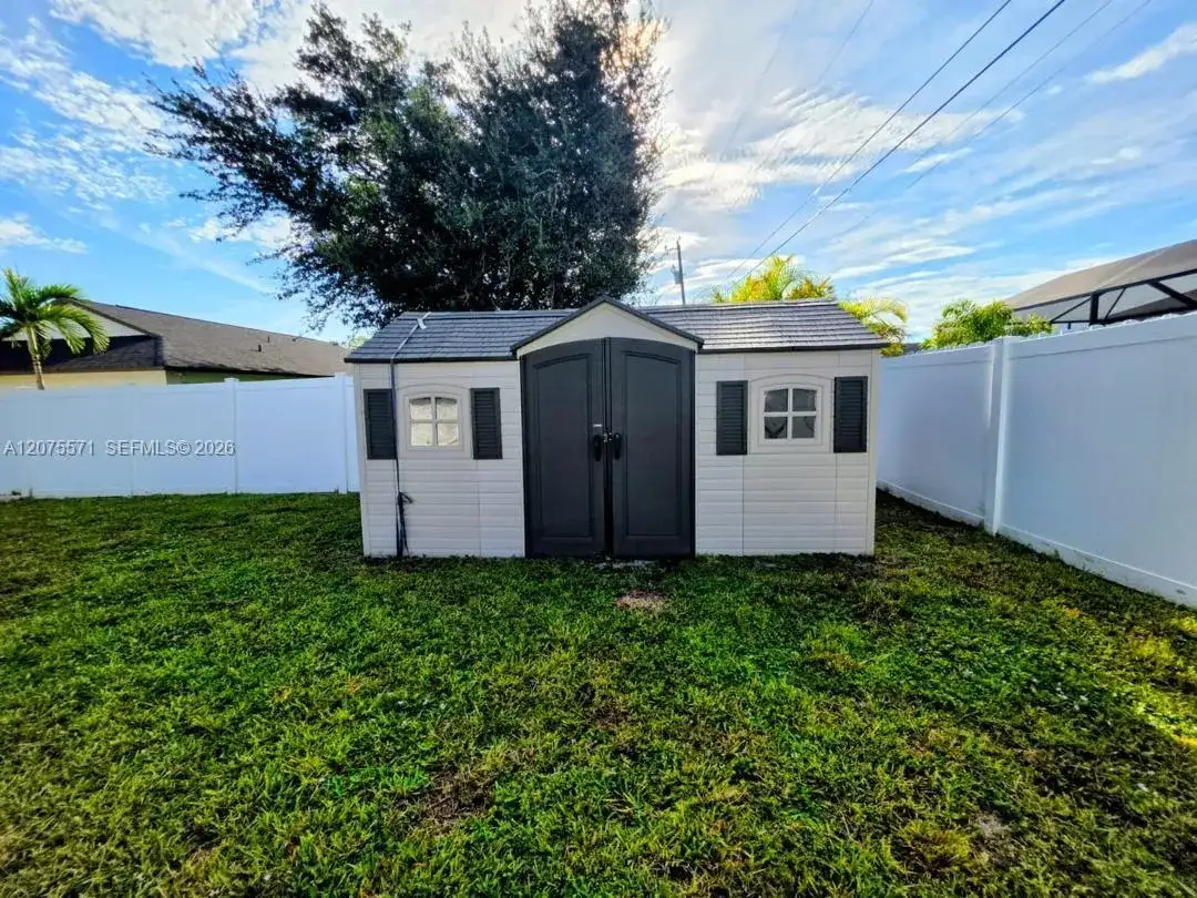 626 SW 25th Ter, Cape Coral FL 33914 photo 5