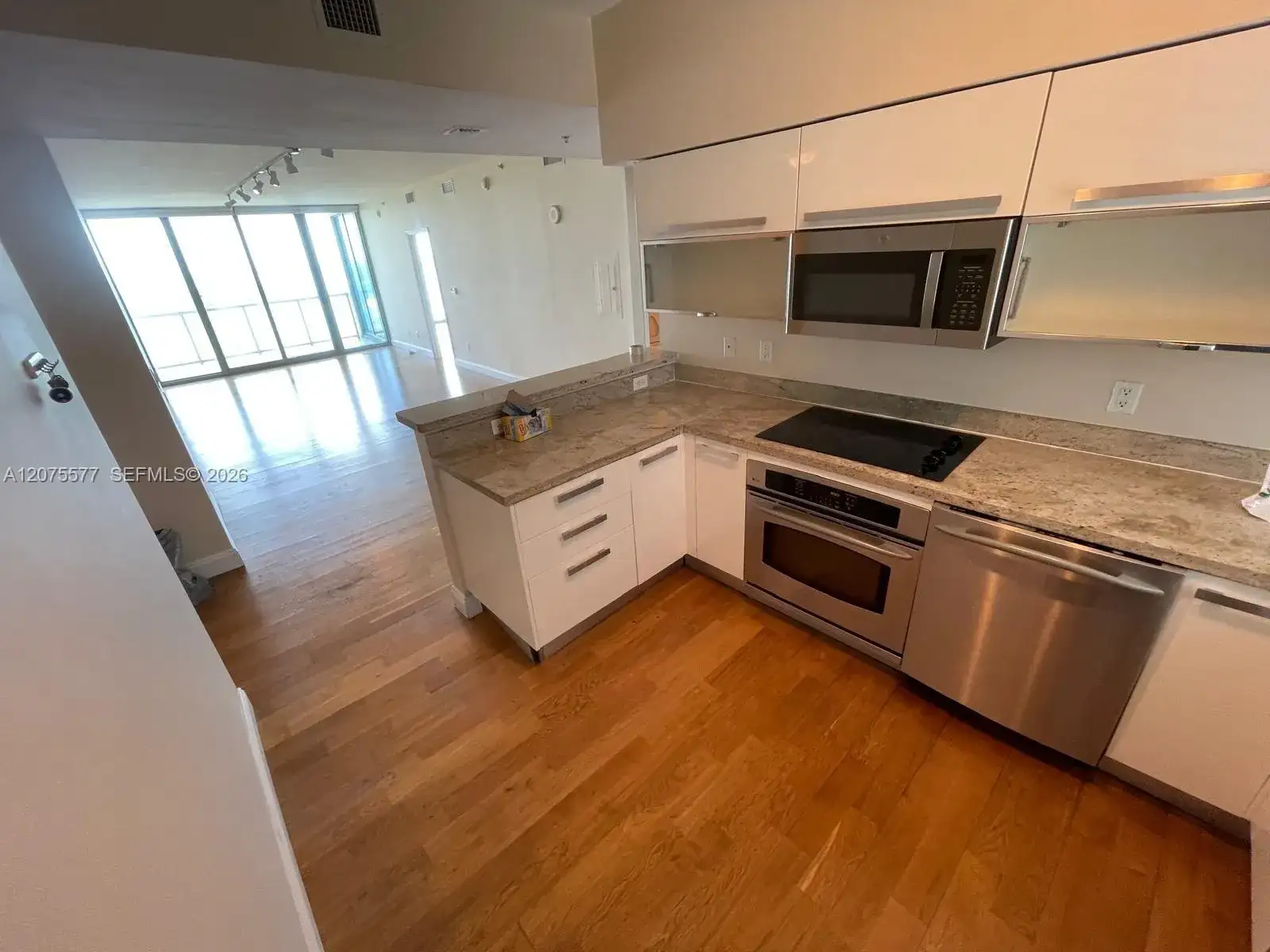 601 NE 36th St # 1209, Miami FL 33137 photo 3