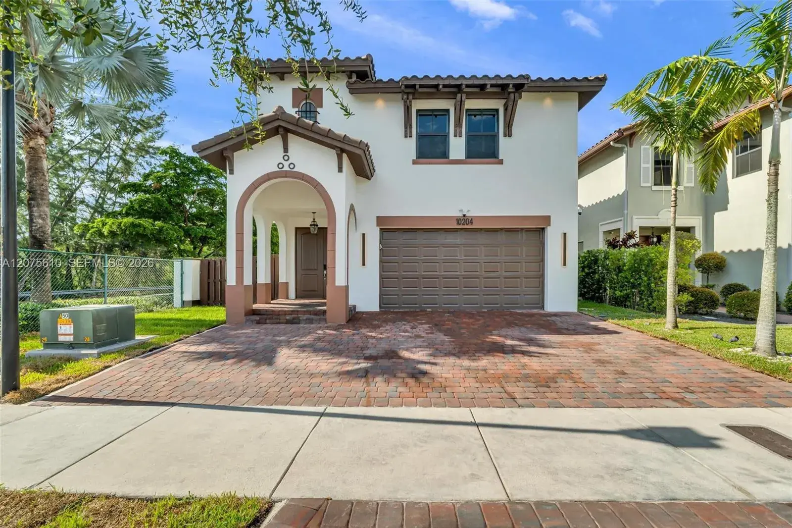 10204 NW 86th St, Doral FL 33178