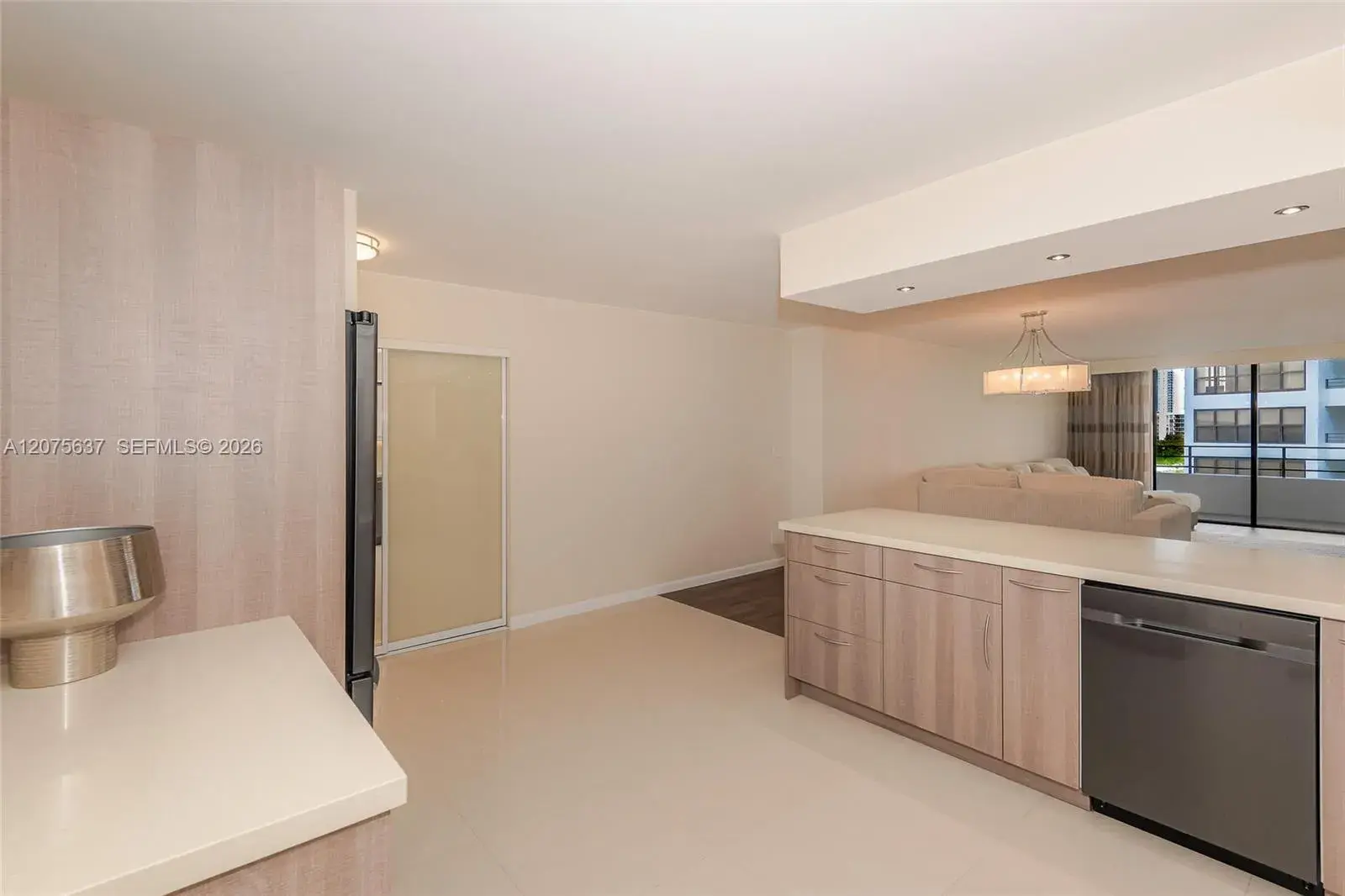 600 Three Islands Blvd # 521, Hallandale Beach FL 33009