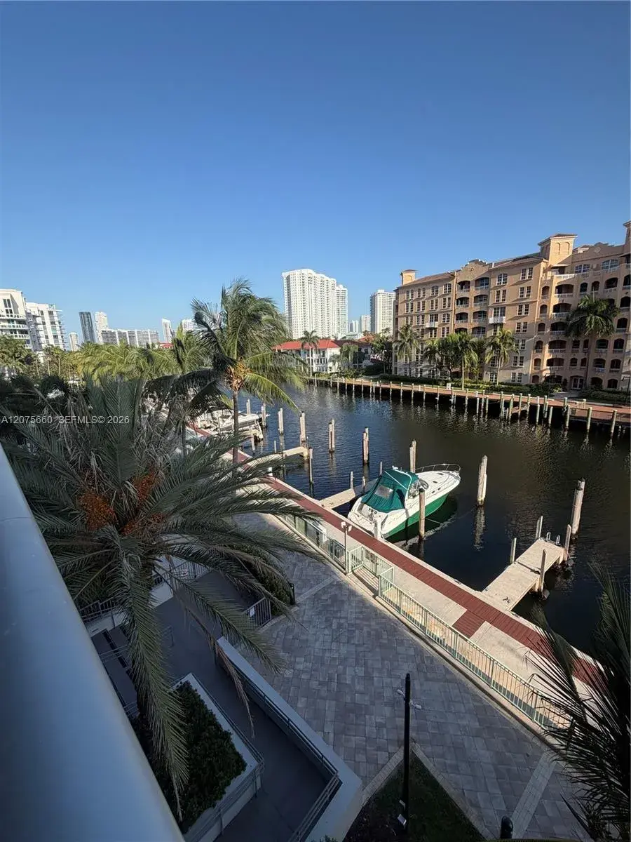 2950 NE 188th St # 325, Aventura FL 33180