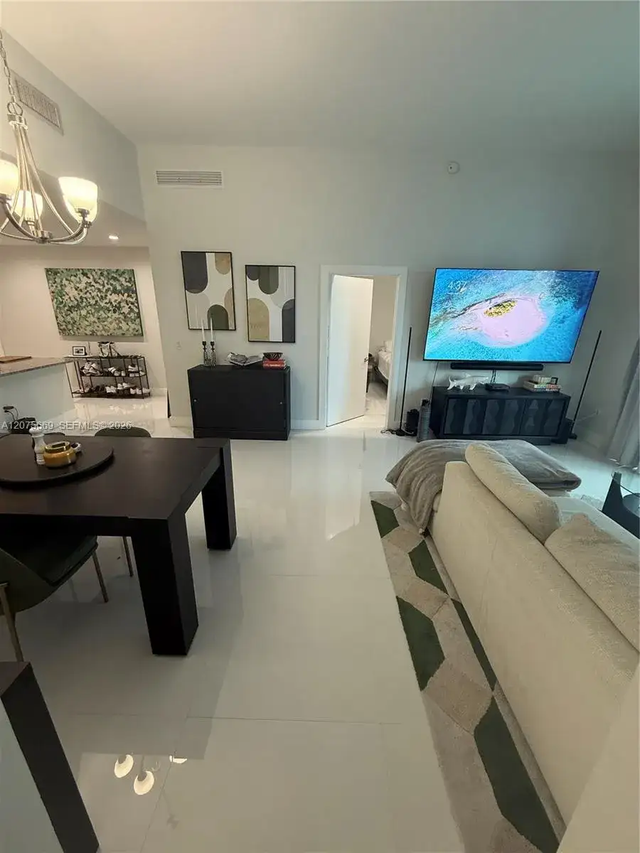 951 Brickell Ave # 4105, Miami FL 33131 photo 3