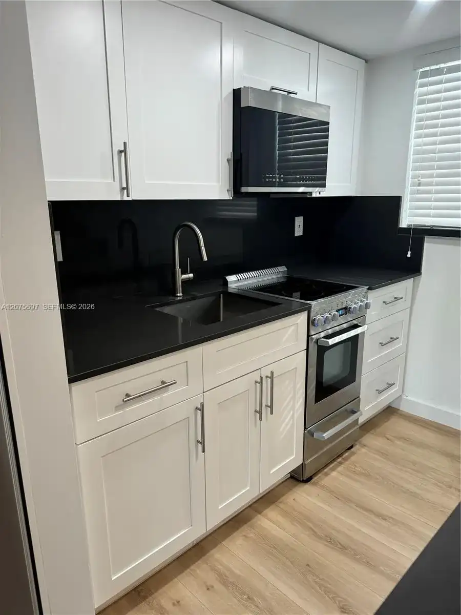 1025 SW 6th Ave # 6, Miami FL 33130