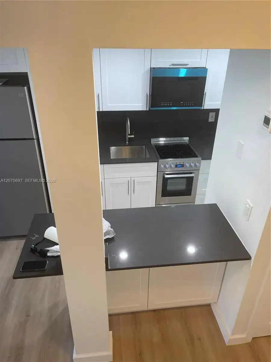 1025 SW 6th Ave # 6, Miami FL 33130 photo 2