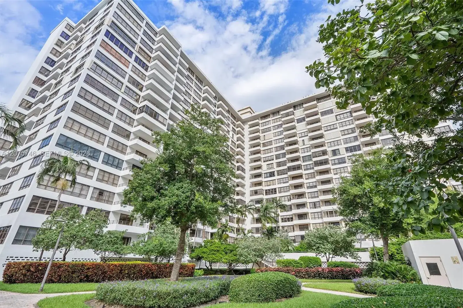 600 Three Islands Blvd # 305, Hallandale Beach FL 33009 photo 3