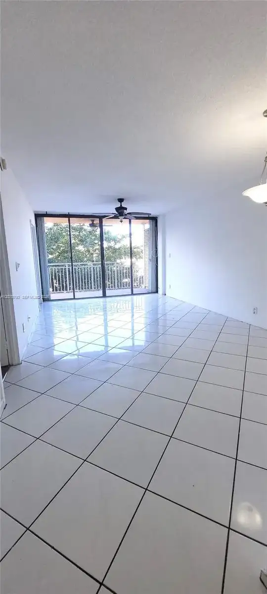 2450 NE 135th St # 206, North Miami FL 33181 photo 2