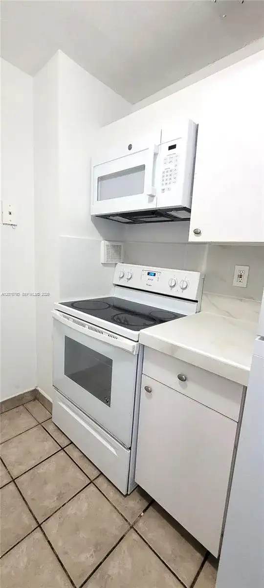 2450 NE 135th St # 206, North Miami FL 33181 photo 5