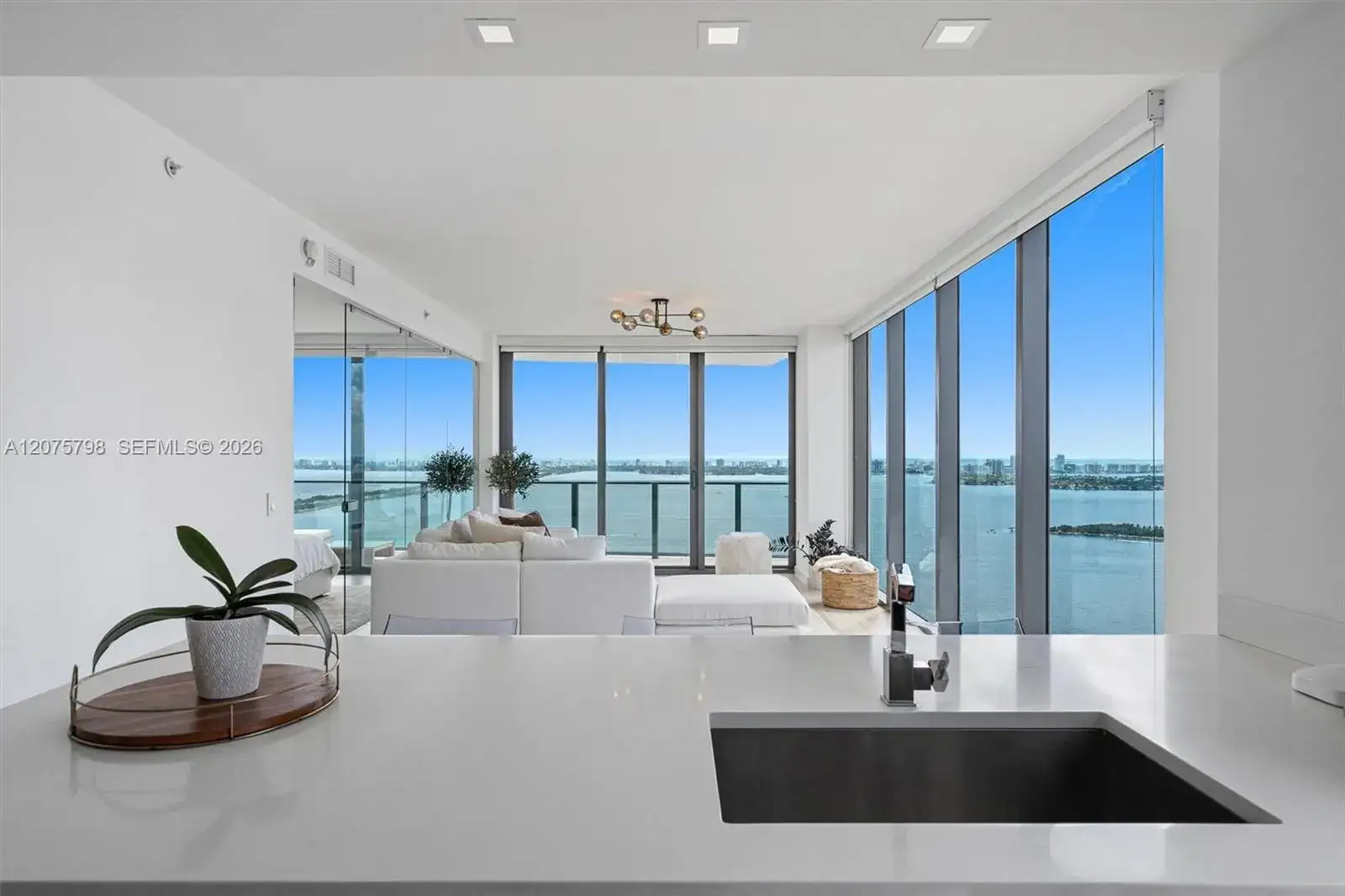 460 NE 28th St # 3508, Miami FL 33137 photo 2
