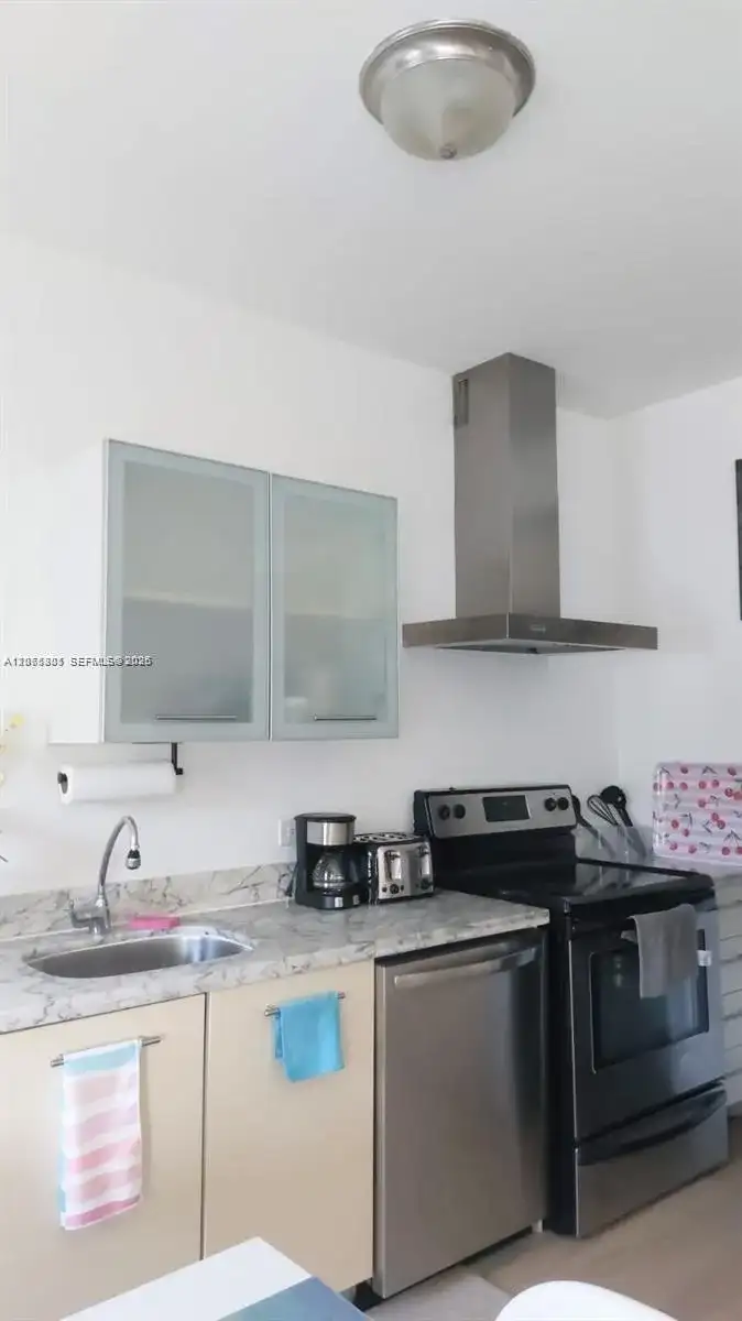 1358 Pennsylvania Ave # 301, Miami Beach FL 33139 photo 4