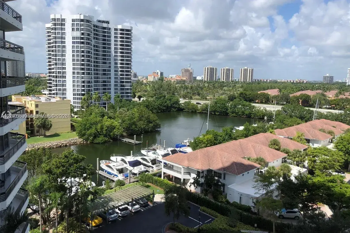 3530 Mystic Pointe Dr # 1008, Aventura FL 33180