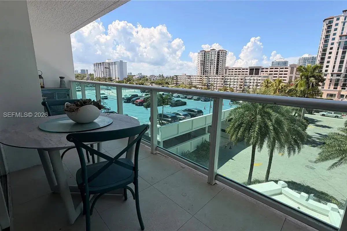 100 Bayview Dr # 431, Sunny Isles Beach FL 33160