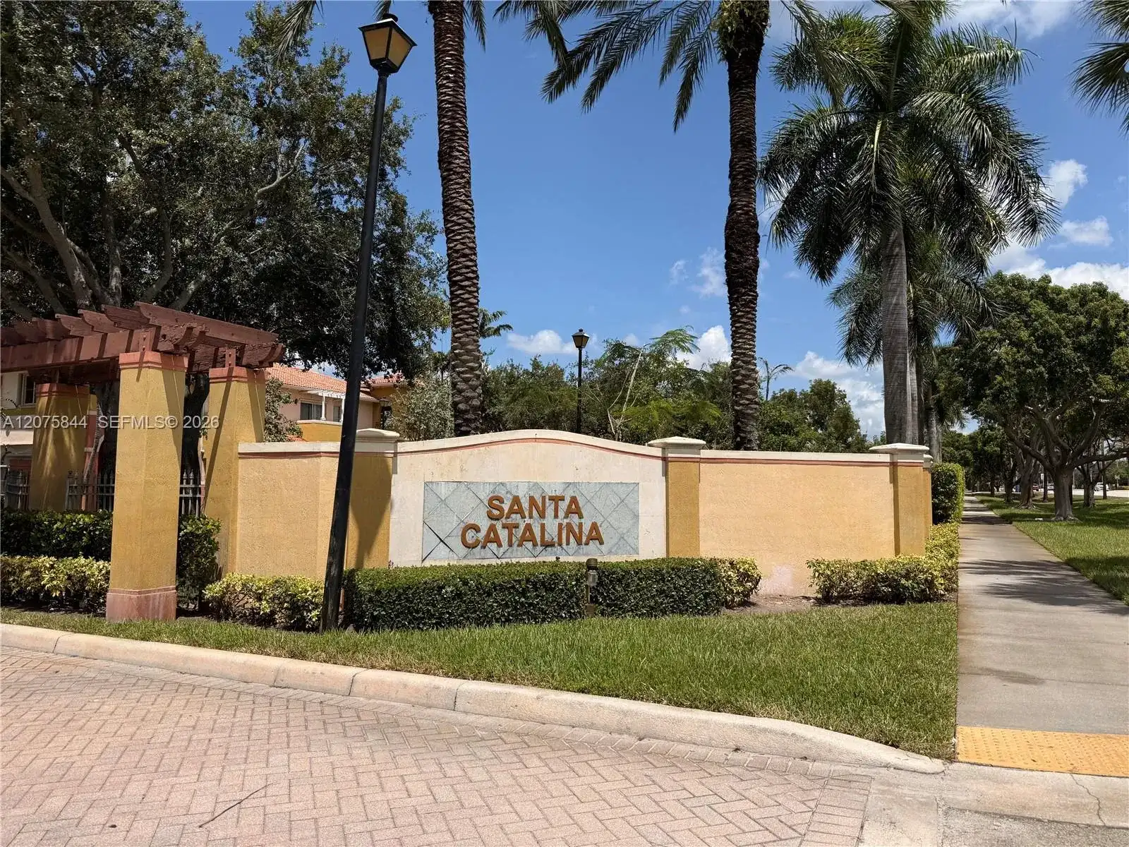 102 S Santa Catalina Cir # 102, North Lauderdale FL 33068