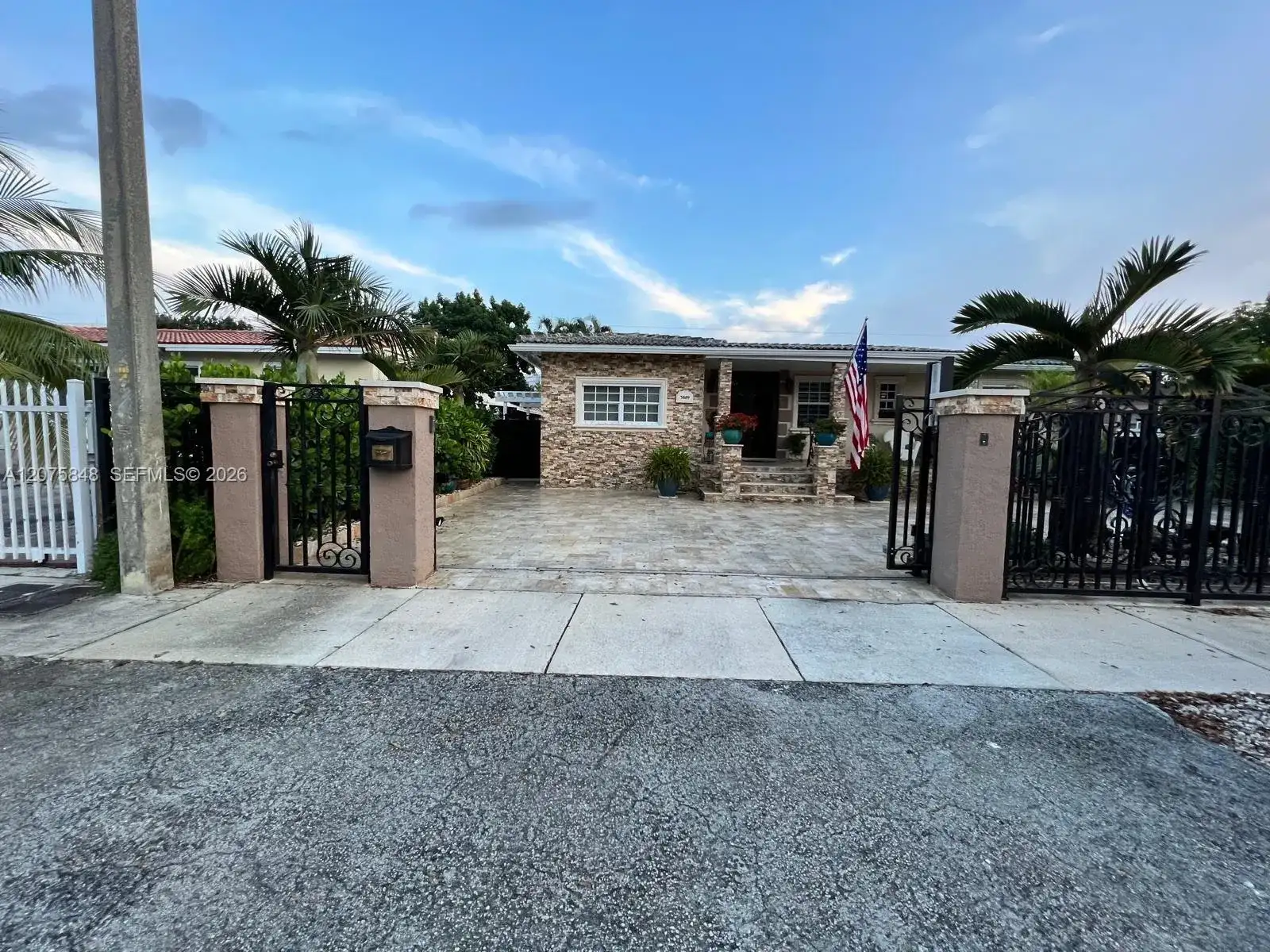 3889 NW 5th St, Miami FL 33126 photo 2