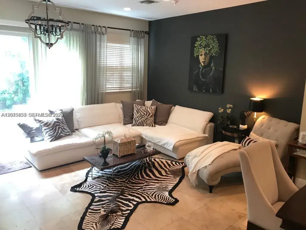 1225 NE 11th Ave, Fort Lauderdale FL 33304