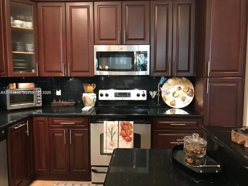 1225 NE 11th Ave, Fort Lauderdale FL 33304