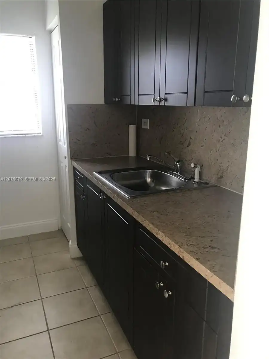 7095 NW 179th St # 112, Hialeah FL 33015