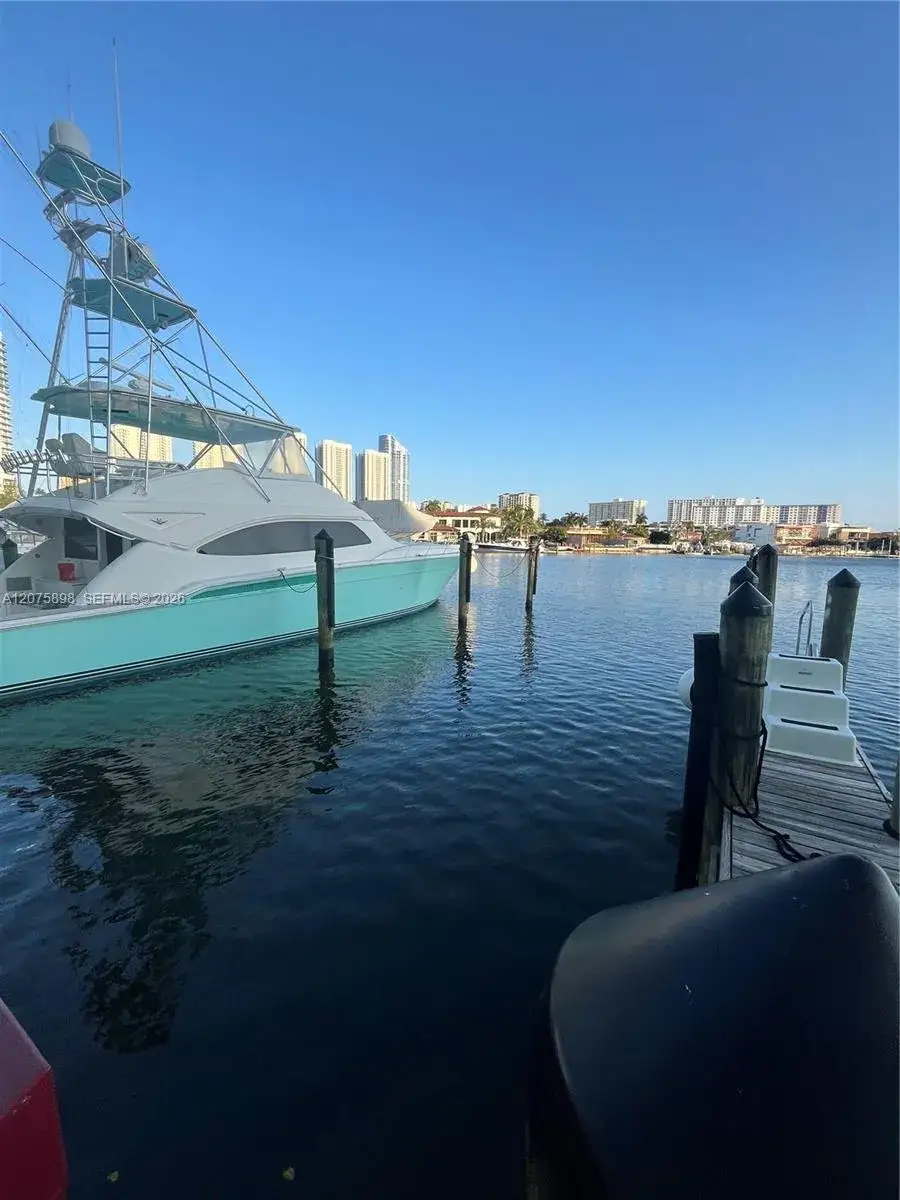 400 Sunny Isles Blvd, Sunny Isles Beach FL 33160