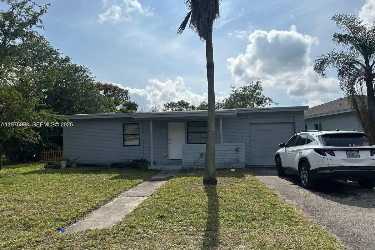 1318 NW 11th St, Fort Lauderdale FL 33311