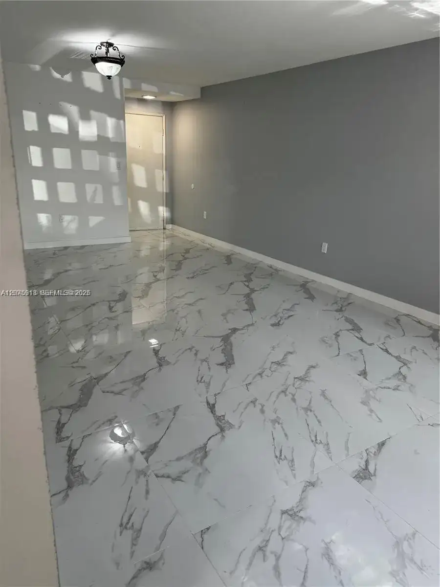 10257 NW 9th St Cir # 10, Miami FL 33172 photo 3